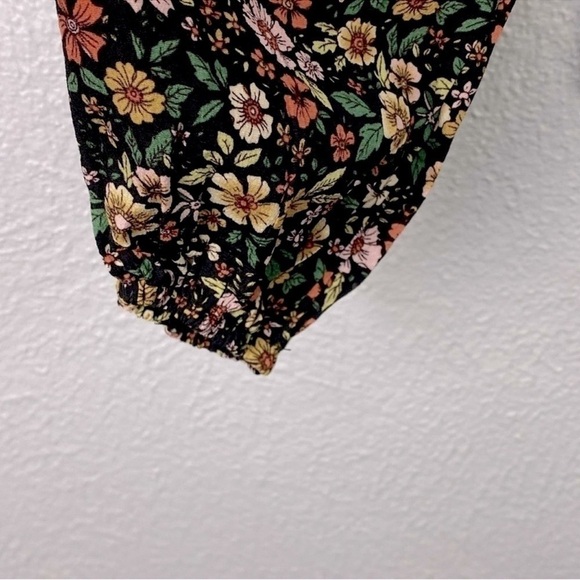 NWT Elodie Black Floral Long Sleeve Crop Top Size Small - Picture 6 of 12